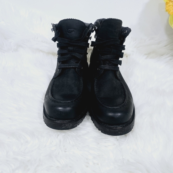 Ugg Merrick Black Leather Chukka Waterproof Boots Size 7.5 - Picture 2 of 8